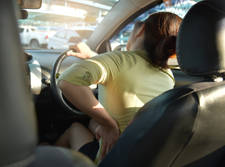 dolor de espalda en el coche.1536589292 - Evita los problemas de espalda durante los viajes