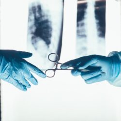 portada discectomia.1676482419 - Que tienes que saber si te van a hacer una discectomía.