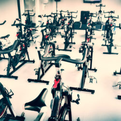 portada spinning y dolor de espalda.1619410864 - Por qué tienes dolor lumbar después de una clase de spinning (y cómo solucionarlo)