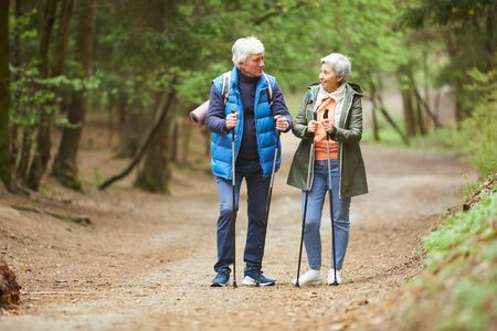 Es bueno caminar con dolor lumbar
